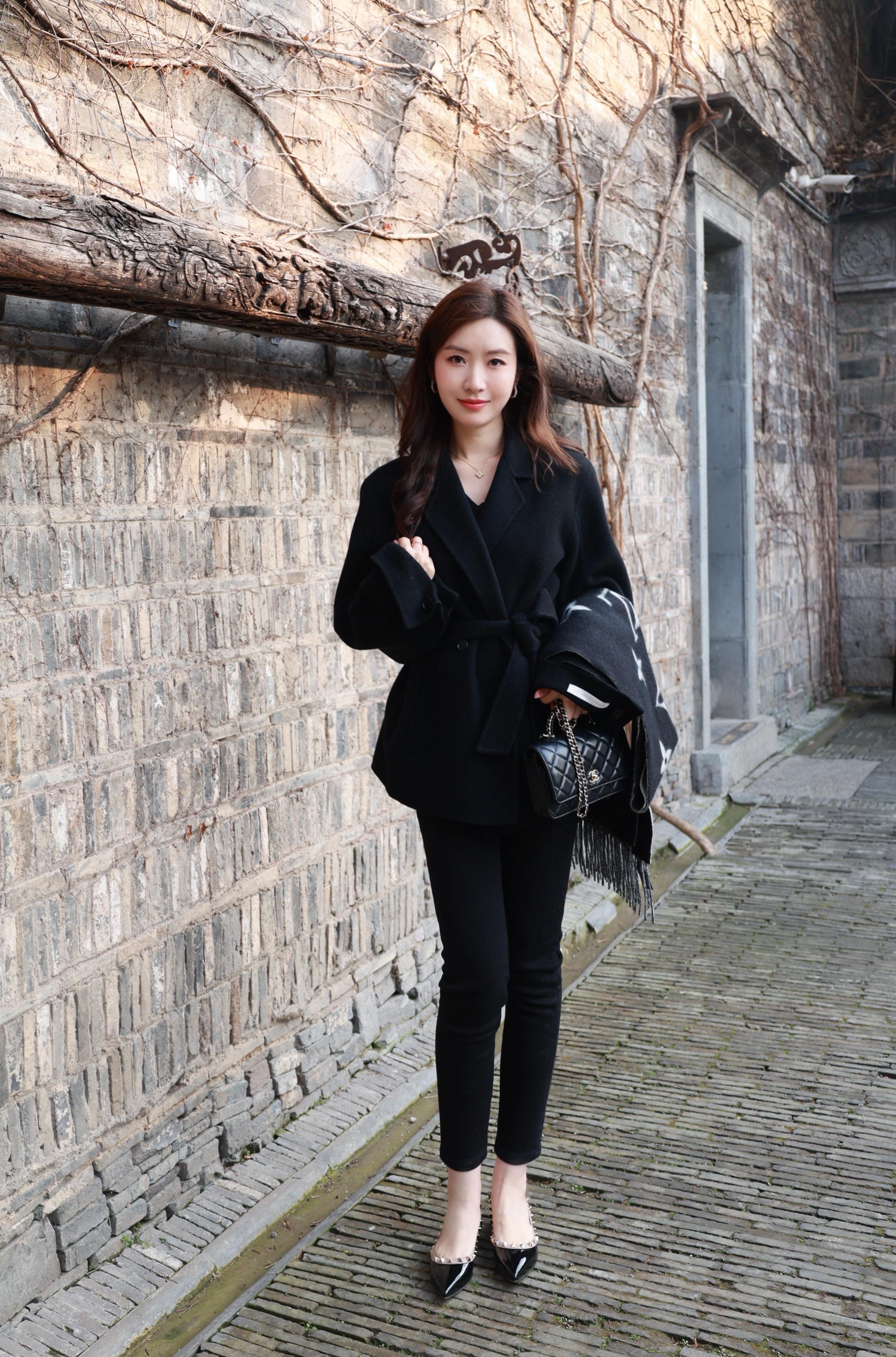 “这世上从不缺让人心动的新鲜感 但长久的陪伴却属实难得”