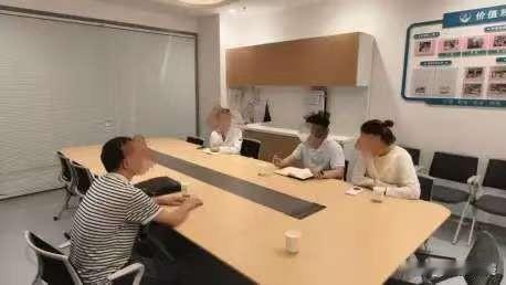 太遭罪了！陕西安康，老人做直肠肿瘤保肛手术后，频繁腹痛，每天排便多达二三十次，可