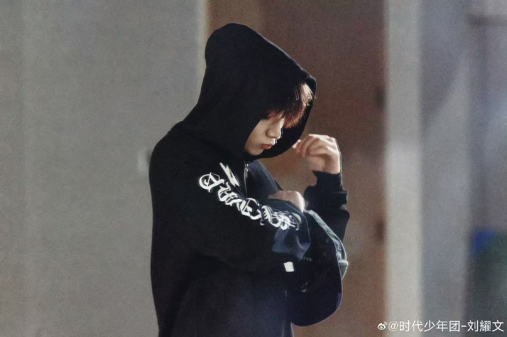 刘耀文一些快乐舞蹈花絮刘耀文舞蹈花絮随拍刘耀文快乐舞蹈花絮有～这也太帅啦！！！ 