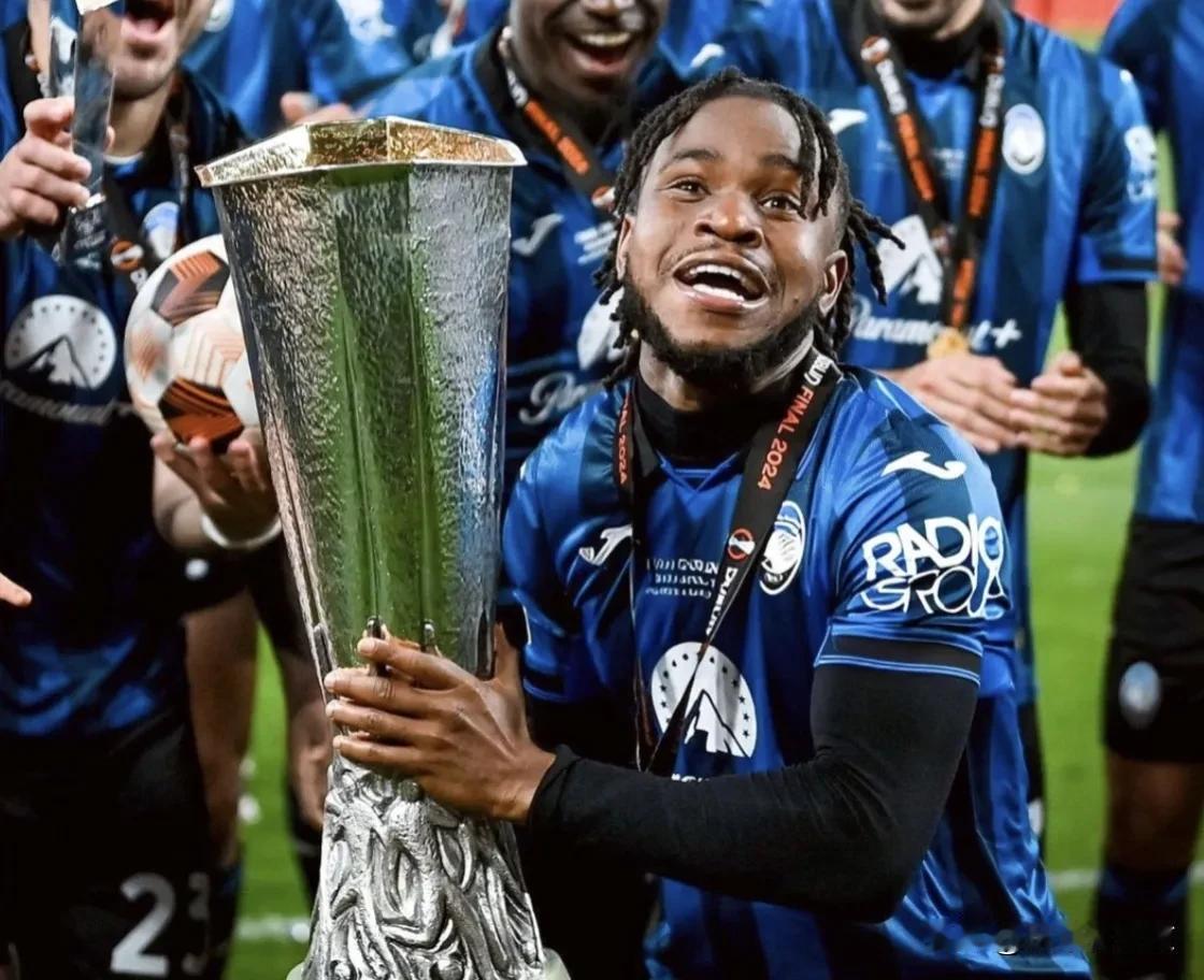 没想到吧？欧联杯冠军居然是卢克曼俱乐部生涯第一座重量级奖杯
卢克曼在欧联杯决赛中