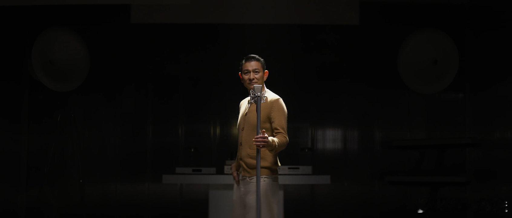 刘德华为一件事过万重山 仅仅一段预告，就已感受到刘德华新歌《非凡》的厚重与深情。