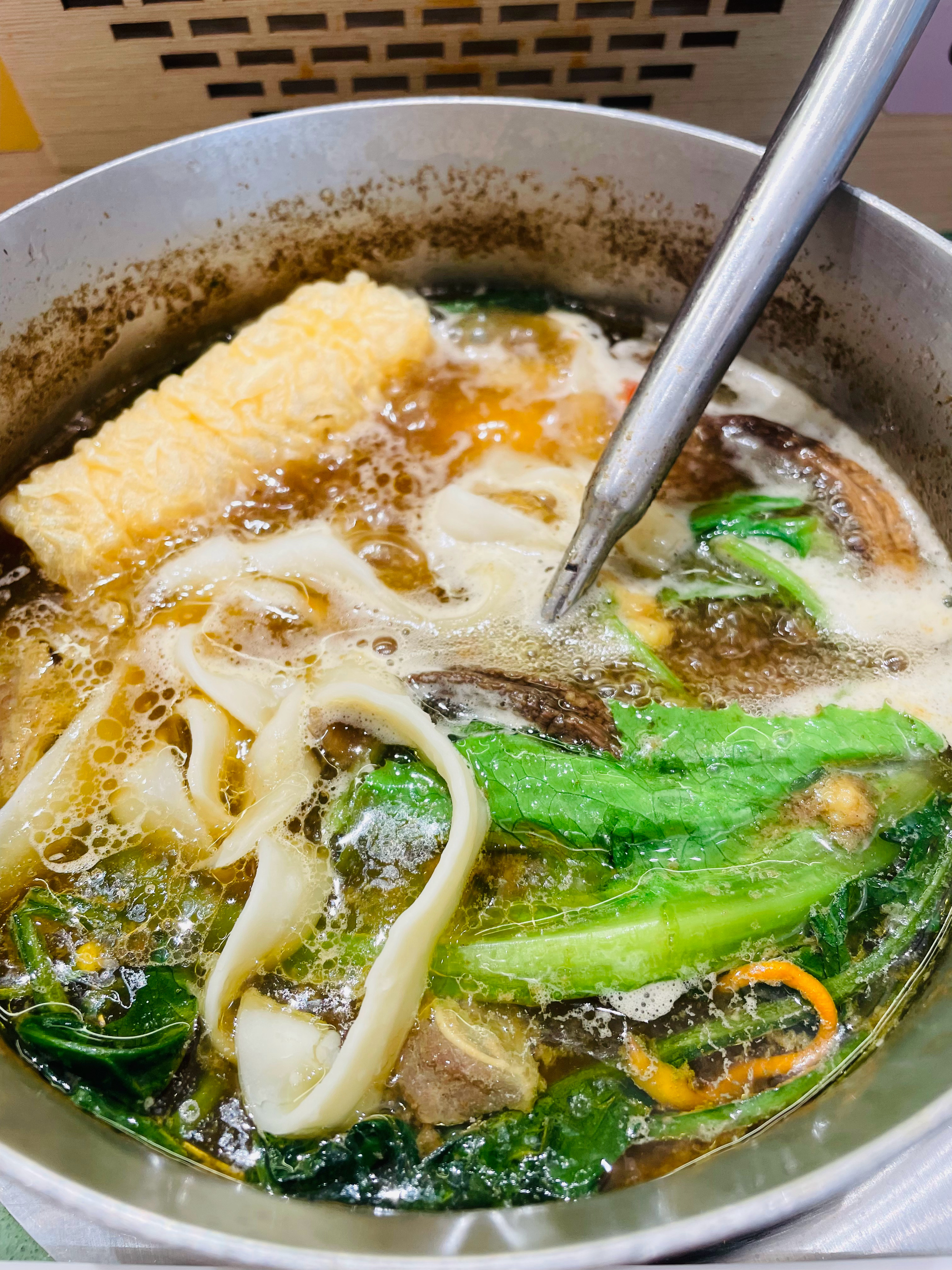 昨天中午和两个小棉袄一起去吃自助火锅🍲就怕吃不回本 狂吃两个小时 最后撑到晚饭