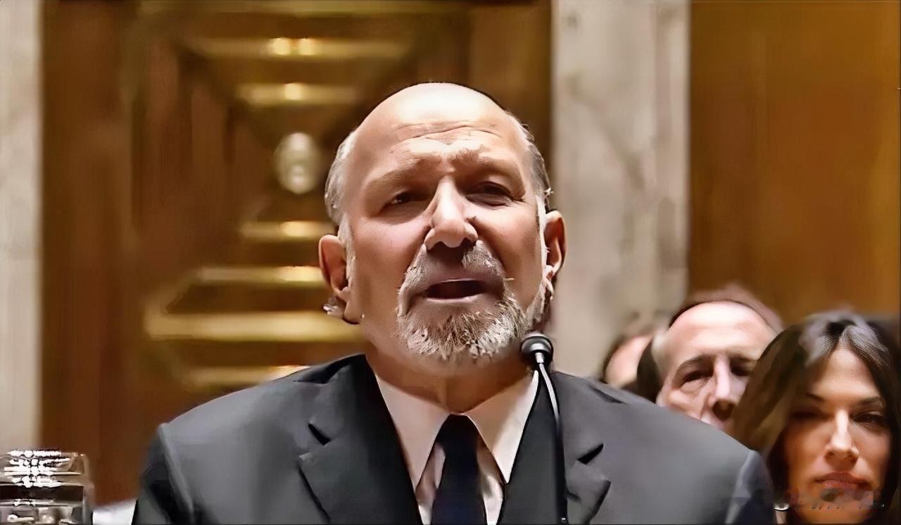 克里斯·范·霍伦:“还有一份记录提到，爱泼斯坦表示有兴趣见到你的保姆，你是否知道