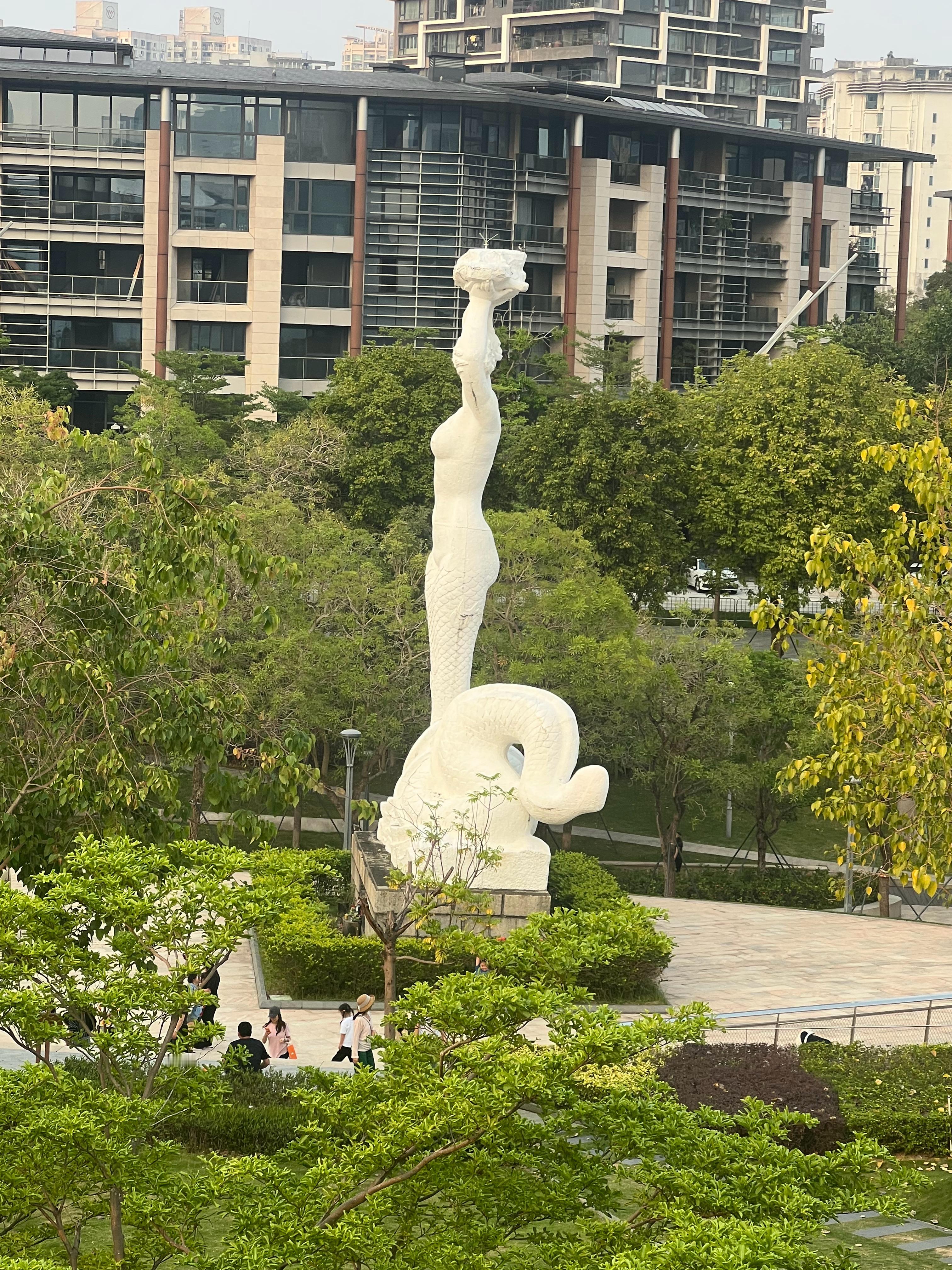 中年后的生活其实大家都在做加减法，不需要那么多吃喝玩乐的朋友来排遣孤独，也不需要