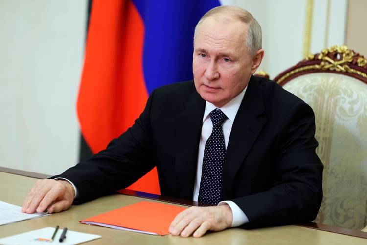 普京承认自己正在恋爱中
俄罗斯总统普京12月19日出席年度记者会活动。
 
一名