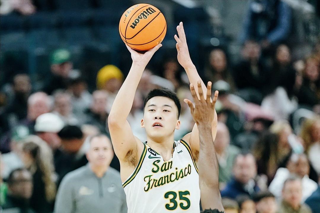 王俊杰还能打回来吗？替补出场8分钟5投2中拿5分2篮板，还因为犯规早早下场。
