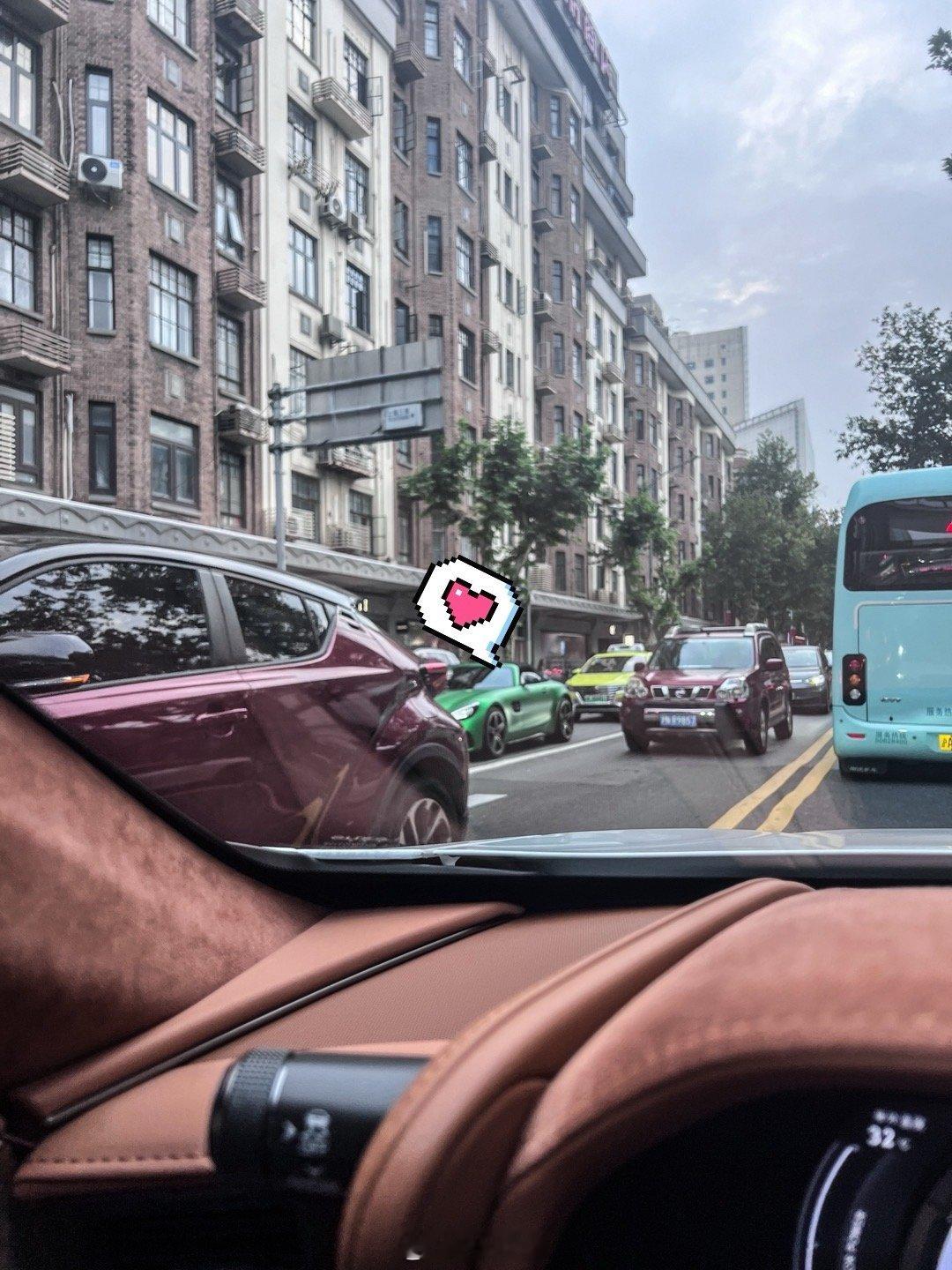 哑光魔焰绿的.2 AMG GT C Roadster[吃惊]淮海路上的惊鸿一瞥 