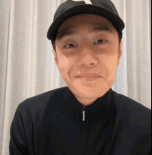 王一博为什么那么受姐姐们欢迎？因为他太可爱了！
王一博总不时流露出一种非常害羞腼