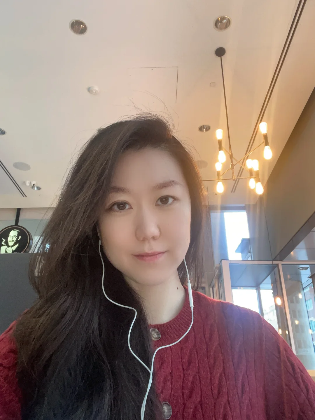 喜欢这家咖啡店，大大的桌子