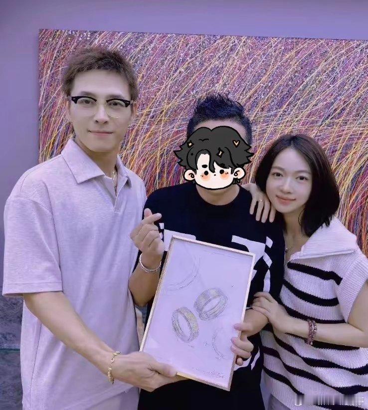 吴谨言洪尧婚戒设计图 吴谨言和洪尧一起晒了他们的婚戒设计草图，这枚婚戒是特别定制