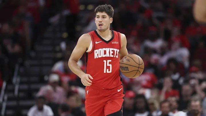 据Jake Fischer，谢泼德近期的表现很可能会让火箭队放弃在交易截止日前引