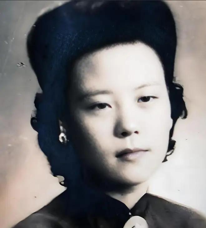 1983年，84岁张大千在台北荣总病房病逝，他的遗嘱很快在报纸公布，令人惊讶的是