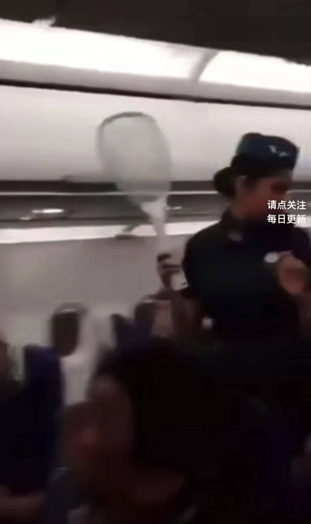 印度航空，飞机里电蚊子、苍蝇，你见过还有比这更离谱的航空公司吗？[大笑]不得不服