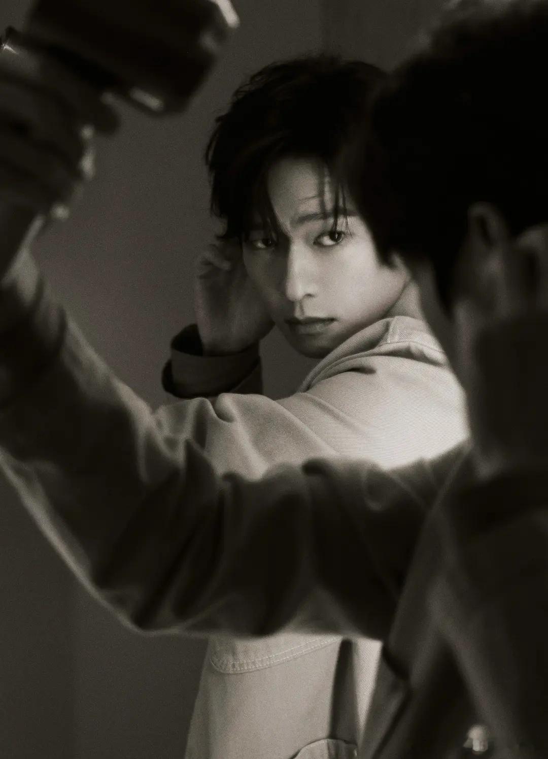 第一张我点进来前以为是杨洋，后来才发现是魏大勋，分割差距真的很大~ ​​​