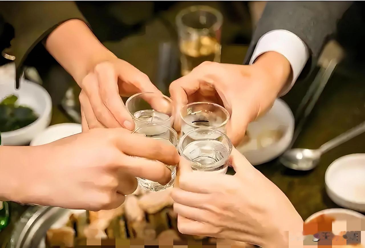 有枣没枣打一杆子！湖南郴州，一男子中午赴宴，喝下4两白酒，下午6点，他又约了朋友