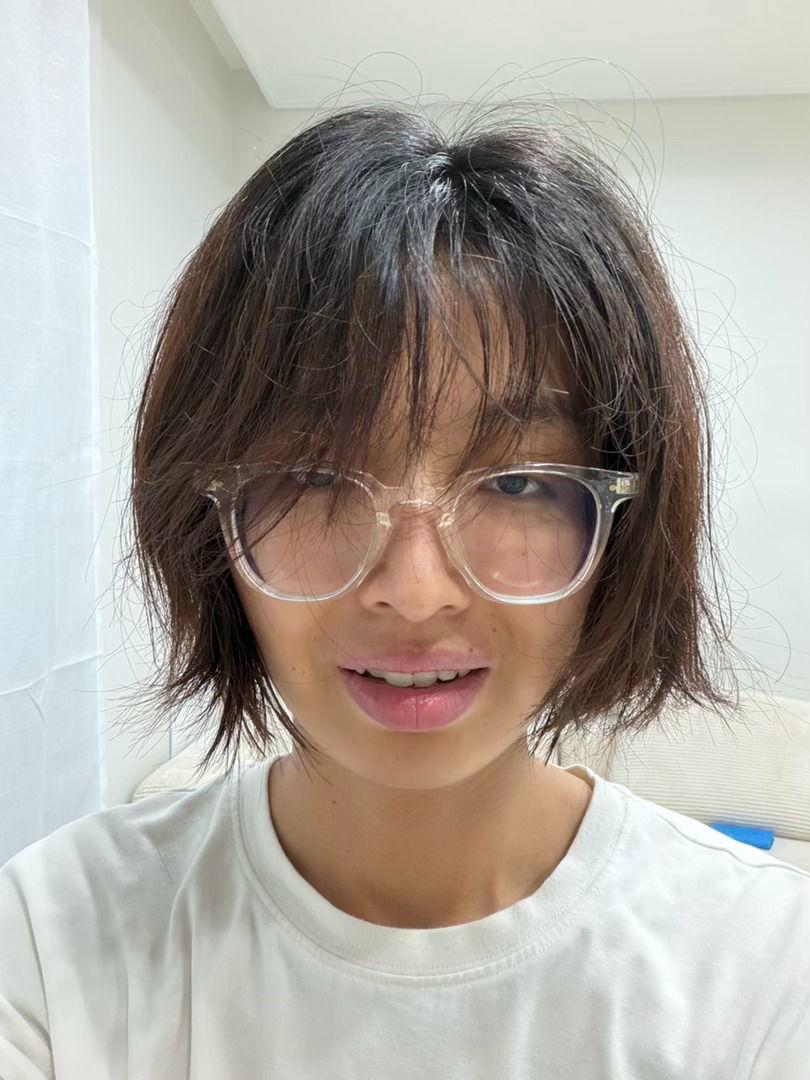 马大姐洗头了刘海都没好好给我剪，像没剪似的，多能糊弄人，你就说理发店叫Loab 