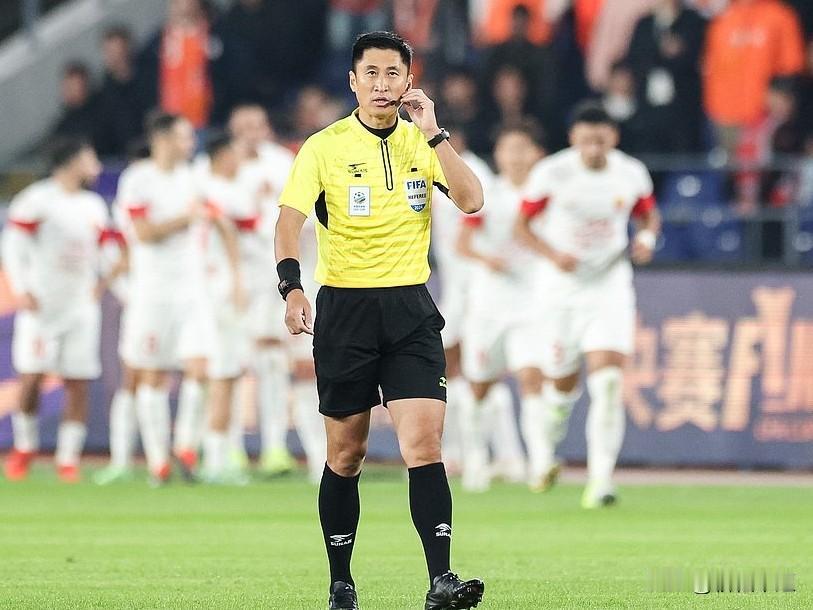 有点意思！中足联很懂得怎么去炒热点比赛的话题。
还不安排马宁执法申蓉大战，此操作