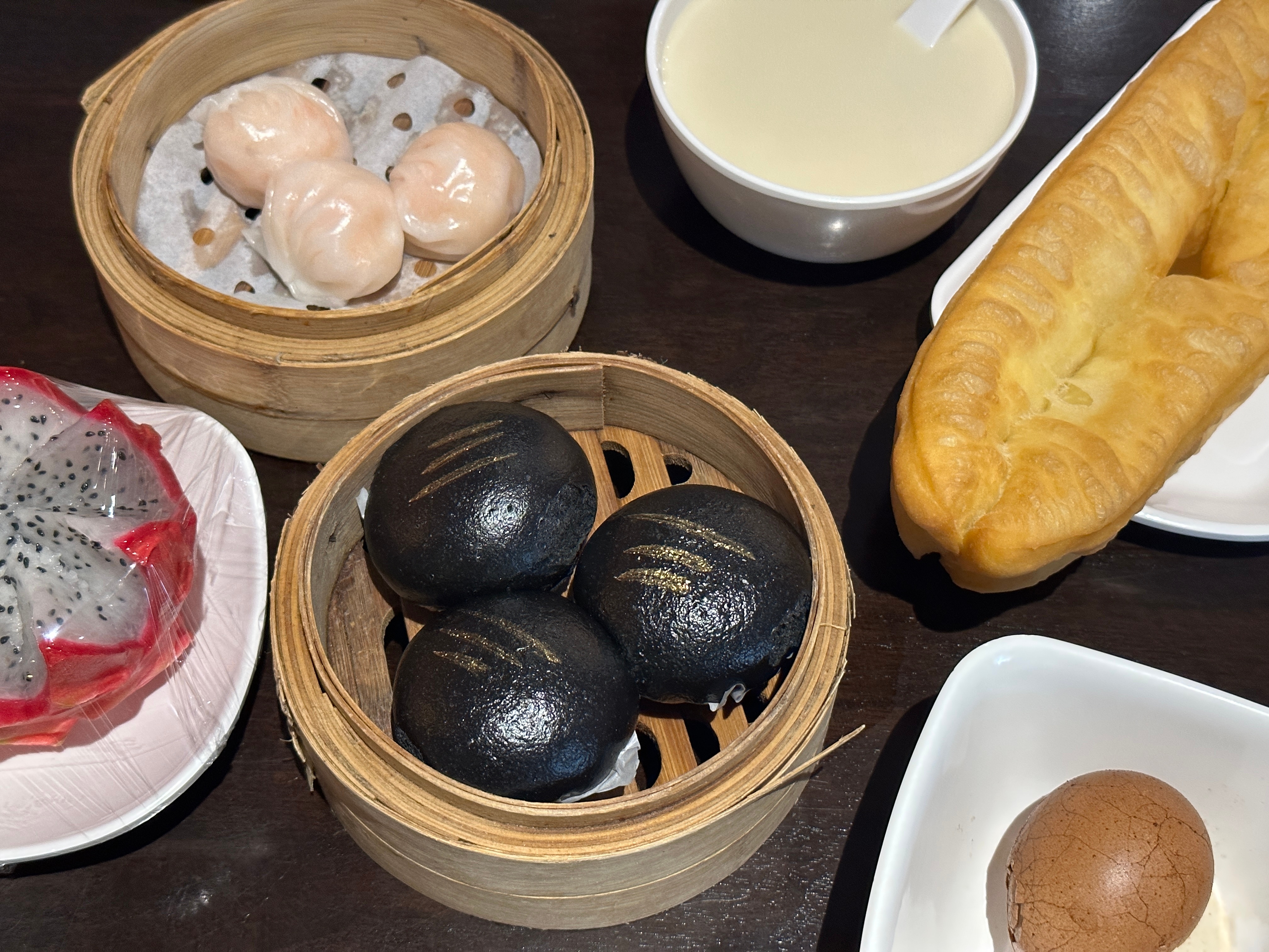 每天在食堂吃早餐就好像生怕别人不知道这是一个广州人和北京人组成的家庭。  ​​​