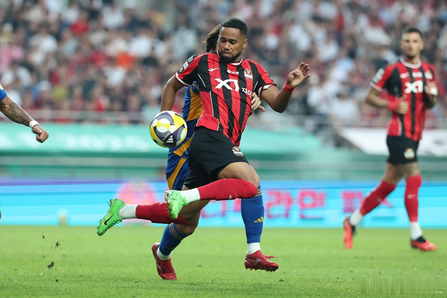 首尔FC前锋安德森·奥利维拉即将加盟中甲球队南通支云，正在完善加盟所有手续。