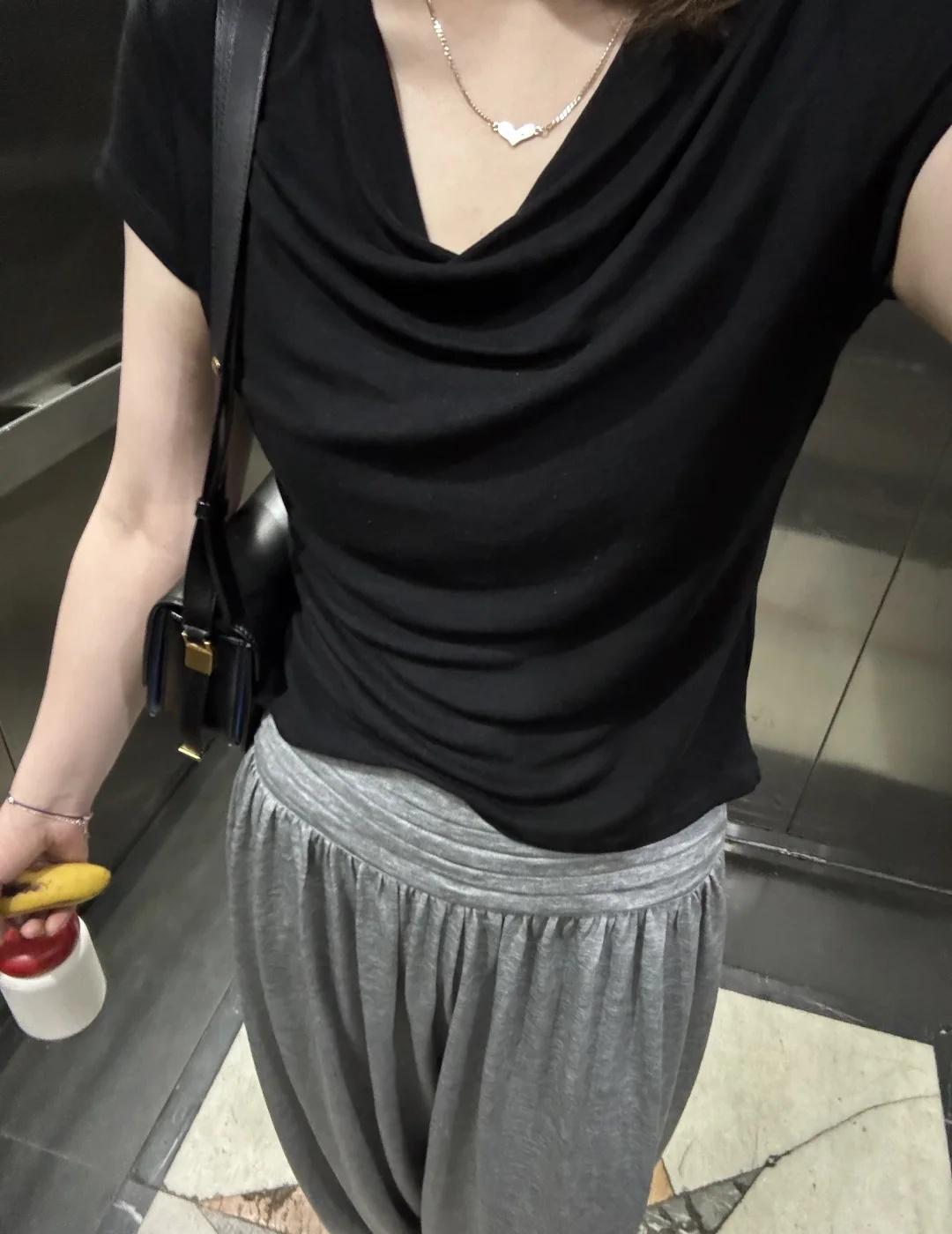 素素的一身配上我的超闪鞋✨
又一条爱裤，舒服松弛就对了舒服最重要