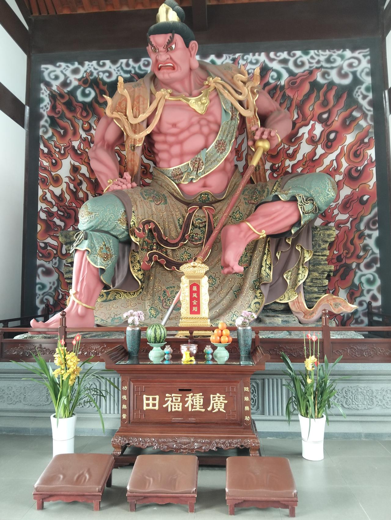 你说的你喜欢八块腹肌的猛男，观音寺更懂你的心。‘’羅延金刚，密迹金刚。‘’
太猛