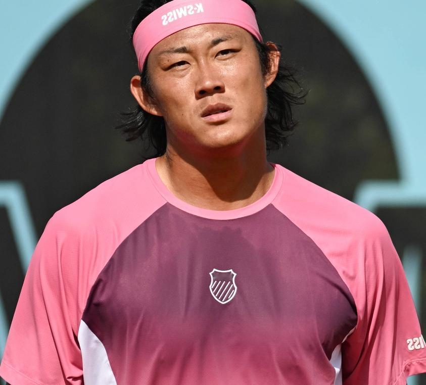 红土崩盘！张之臻56分钟速败吞蛋，马德里大师赛一轮游！
        北京时间