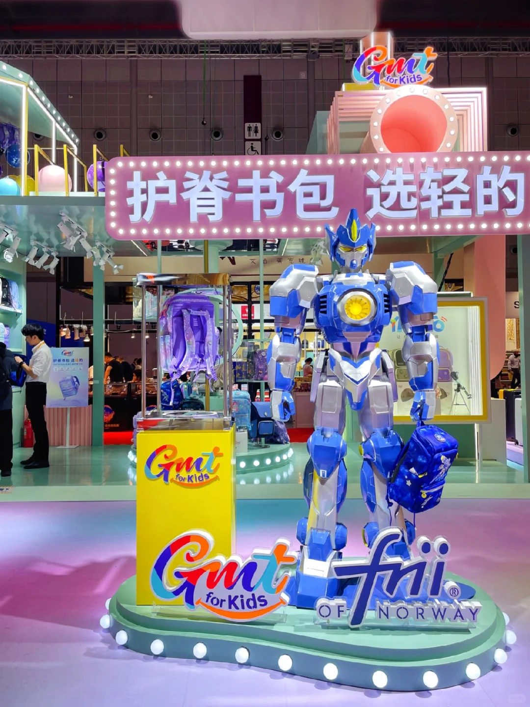 现在的学生书包都这么好看了嘛？