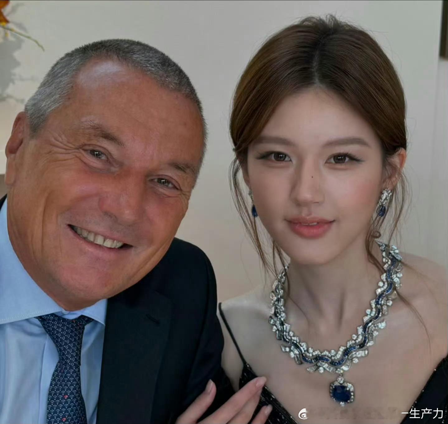 外国人镜头里的赵露思 鞠婧祎完美诠释极致反差