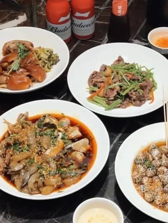 过楼热大排档(万博店) 过楼热大排档广州美食 每道菜都超下饭 谁能拒绝这桌菜
