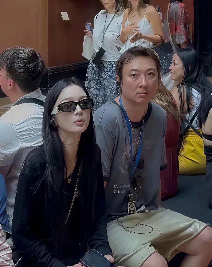 自从老王不是首富后，小王感觉越来越落魄了 ​​​