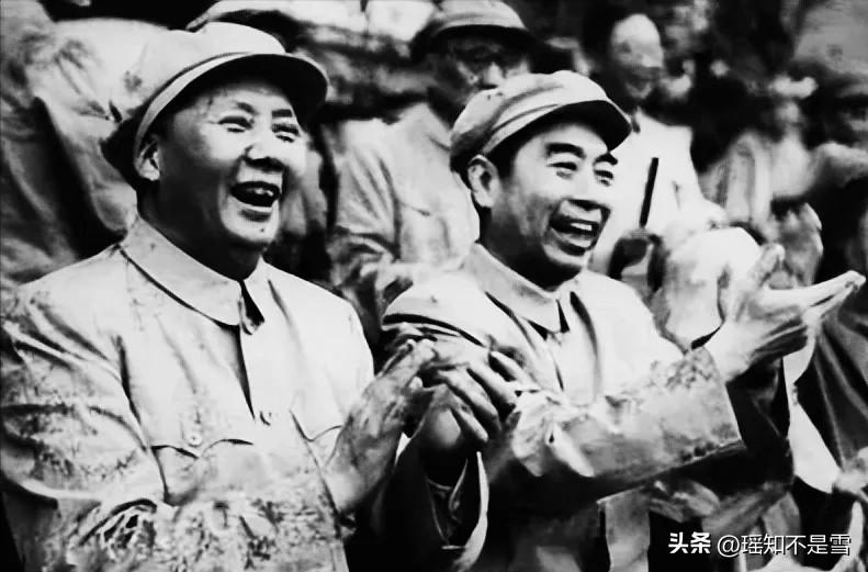 毛主席曾说：我的接班人有三个，第三个是周恩来——但他有个“弱点“……这个弱点，让