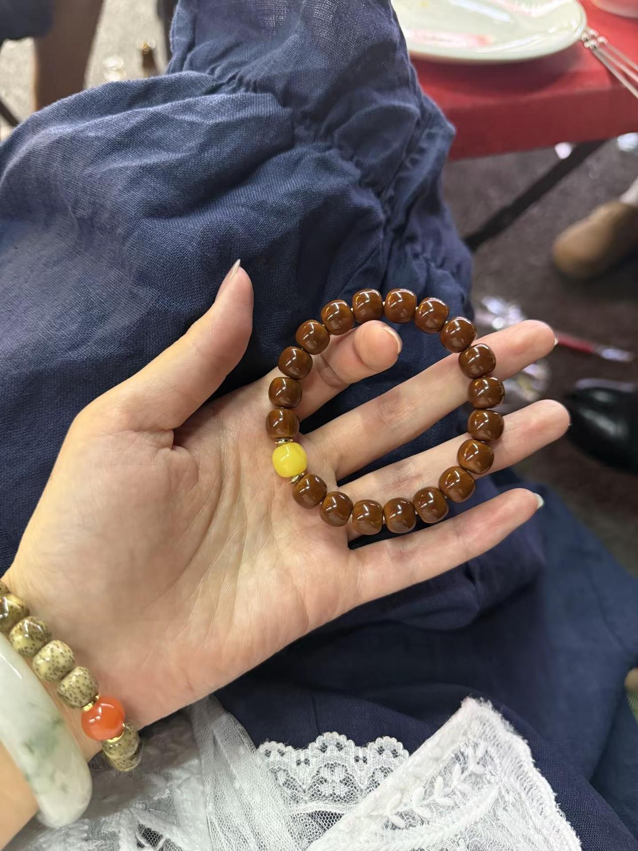 “喜欢的人勇敢去爱，喜欢的串用心去盘📿”
