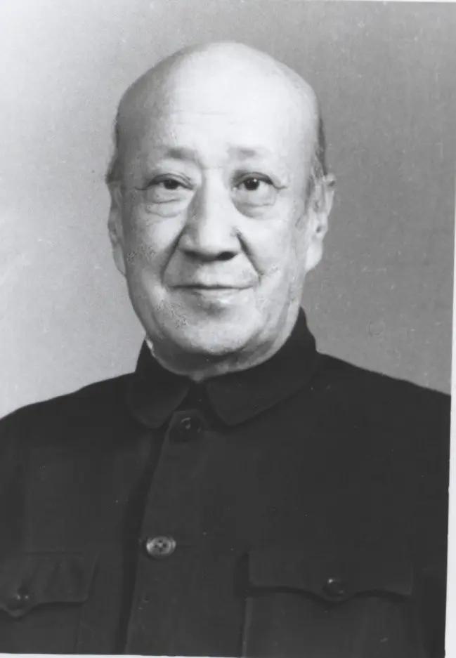 侯德封（1900年4月8日—1980年2月24日），字洛村，男，汉族，出生于河北