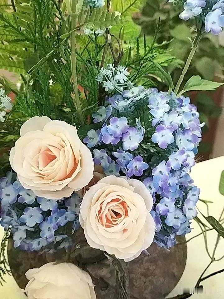大家记住，人除了生死，其他都是小事，不要说因为你负债多少钱就睡不着觉，吃不好饭，