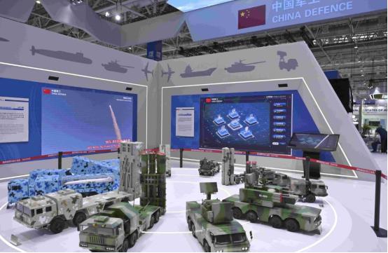 中国这几年的变化，不能简单理解为“追美国”“赶美国”。真正值得注意的是，很多关键