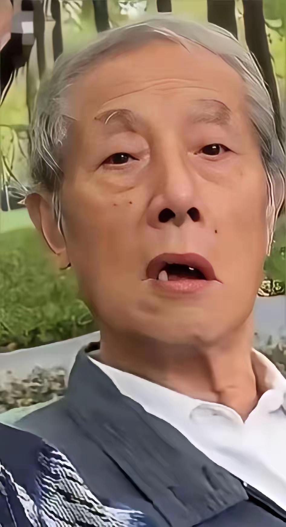 上海一个80多岁的老父亲说：他唯一的女儿在18岁的时候，突然之间患上了系统性红斑