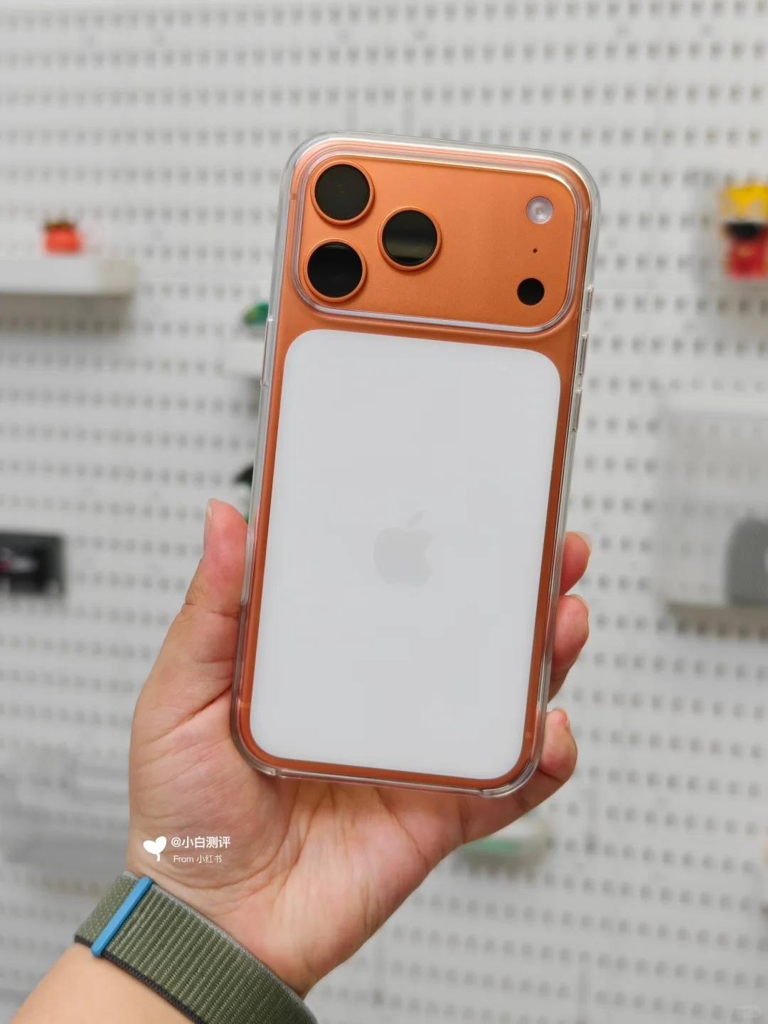 iPhone17有推荐的手机壳吗 官方壳到手试戴