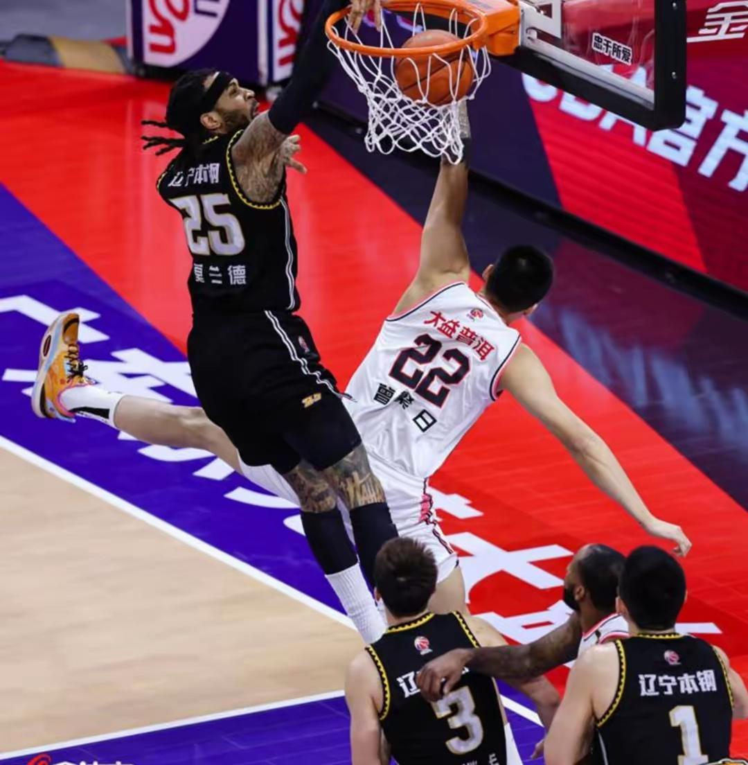 2011-12赛季在辽篮效力过的约什.鲍威尔在2013-14赛季加入了广东宏远。