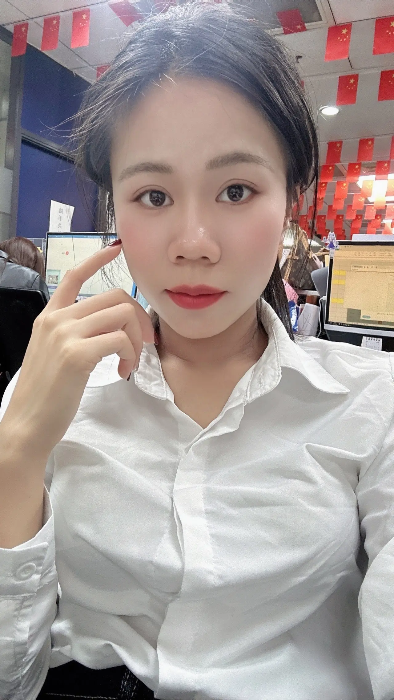资料整理完了，下班了，累并充实着😂😂