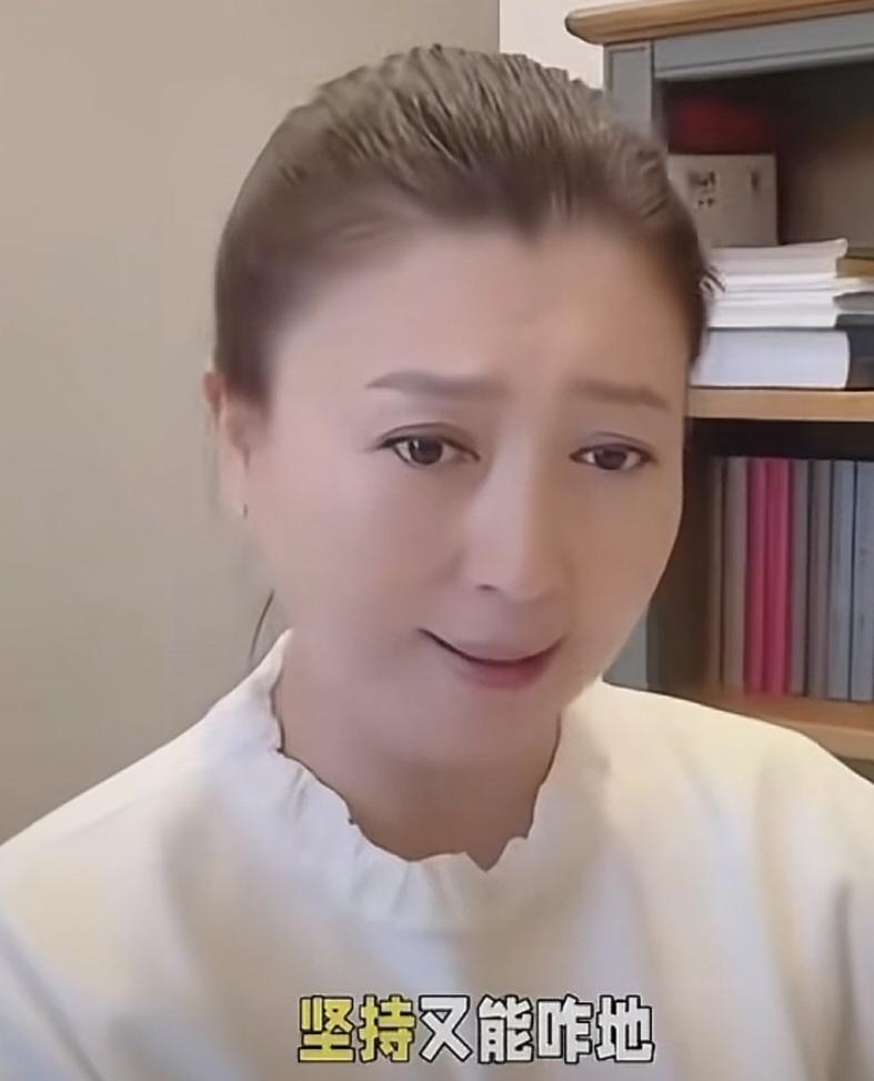 闫学晶肯定是自媒体这些钱能挣到肯定好，挣不到也不耽误她北京三亚的享受生活，她的钱