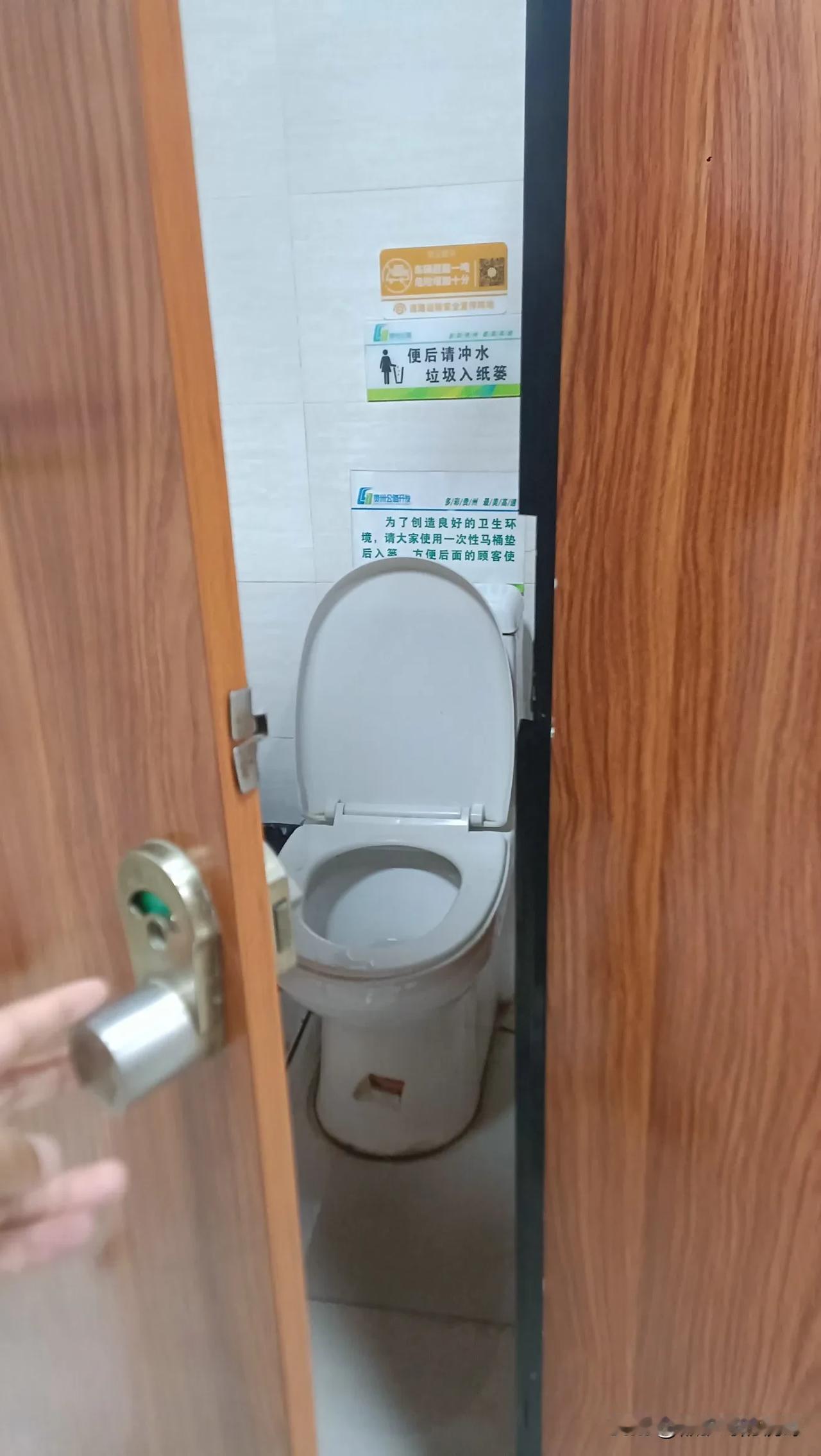 看来中国这次真的要敞开大门迎接世界了，先是对大部分发达国家免签，然后是大量外国人