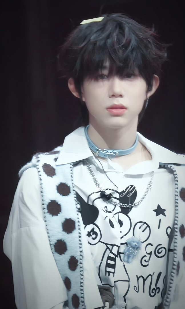 穆祉丞站姐发了陈奕恒穆祉丞站姐拍了陈奕恒是人间萌物 被小穆站姐拍的哼哼萌住了！清