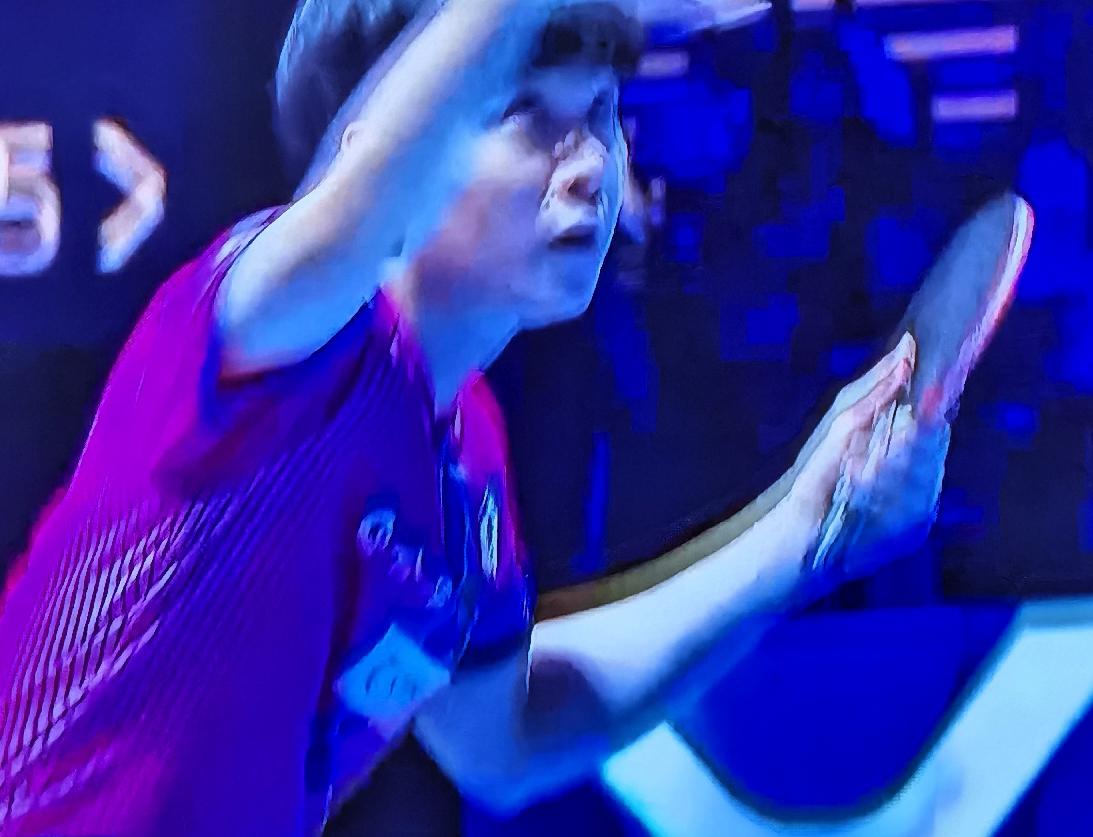 第5、6局，过程、结果截然不同，先是松岛辉空突然发力，以11-5轻松反超比分3-