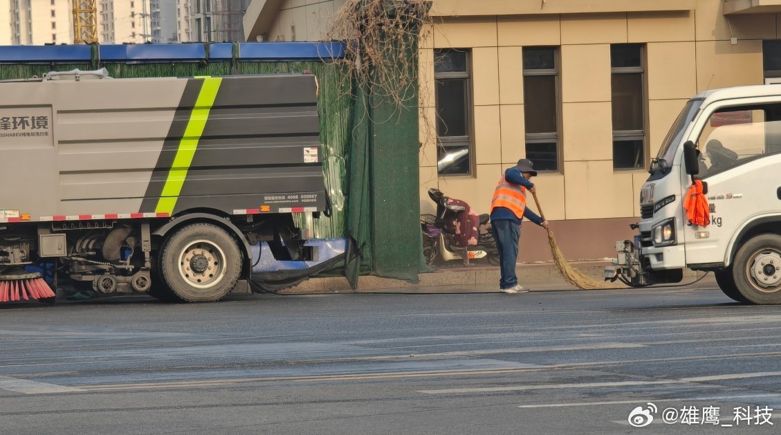 vivo 每一天的开始，都有形形色色的劳动人民在为这个世界贡献自己的色彩。早安中