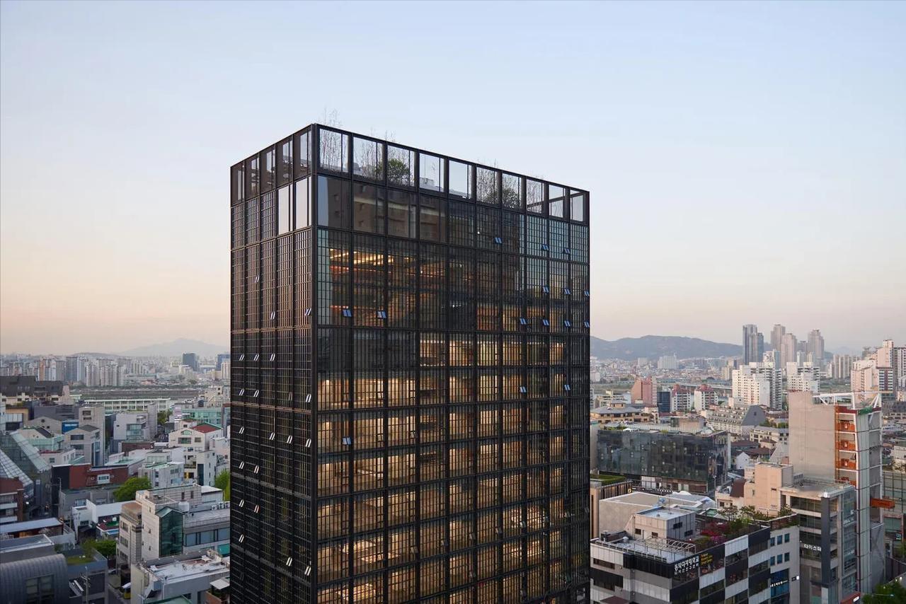 快讯！快讯！
据韩国媒体报道，韩国新世界集团和阿里巴巴签署协议，打算一起帮韩国的