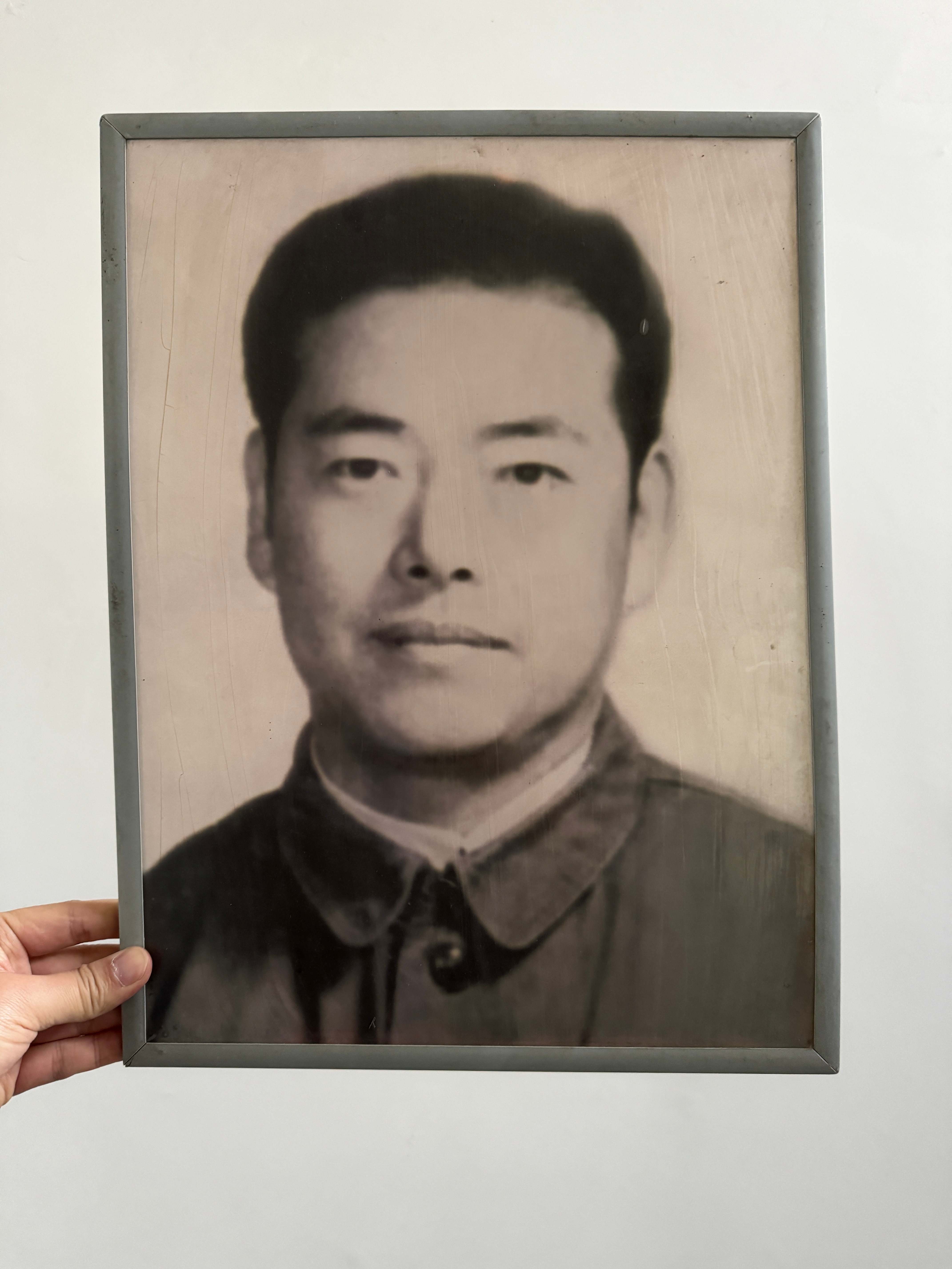 纪念我的爷爷。他是我们县公安副局。因公去世的早，当初脑溢血被特运至北京301军医