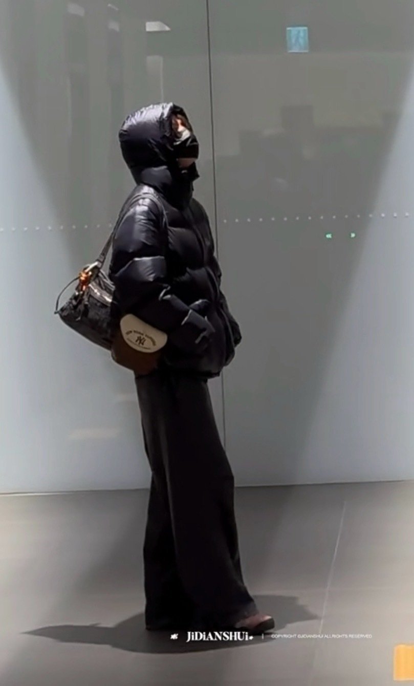 长长的一条李松河 