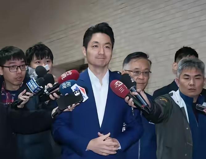 蒋万安公开喊话赖清德
 
4月13日，针对大陆公布的10项惠台“大礼包”，台北市