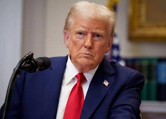 美国不愿全力打击伊朗，主要有两个原因：一是防中俄趁势而入；二是摆出美国不行、打不