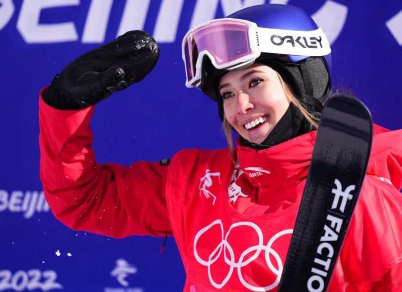 商业媒体福布斯发布了本届冬奥会运动员收入排行榜前五名，谷爱凌以2300万美元的收